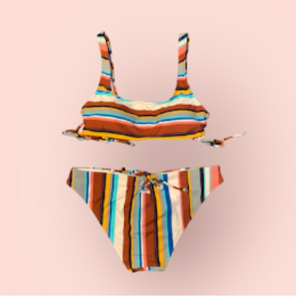 No Boundaries: Bikini - Picture 7 of 9